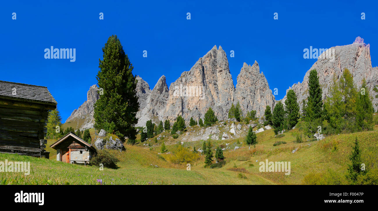 Au printemps Val Badia, Italie, Tyrol du Sud, Dolomites Banque D'Images