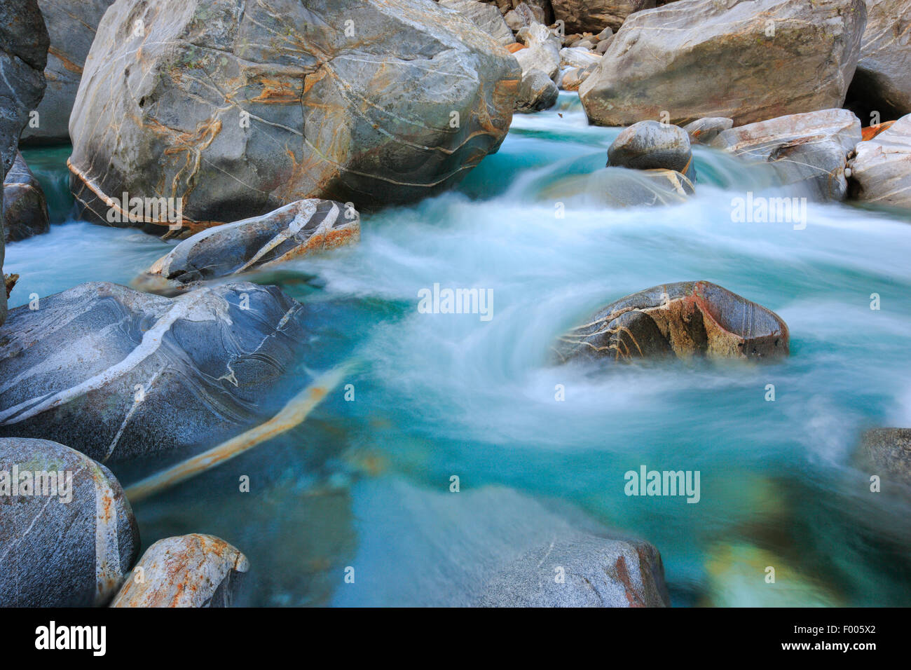 Verzasca River dans la vallée de Verzasca, Tessin, Suisse, Verzasca Banque D'Images