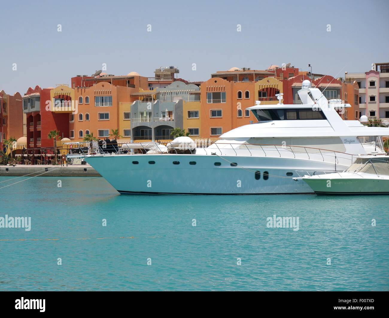 Un luxueux bateau à moteur utilisé pour les voyages à Mahmya beach en Egypte, Hurghada Banque D'Images