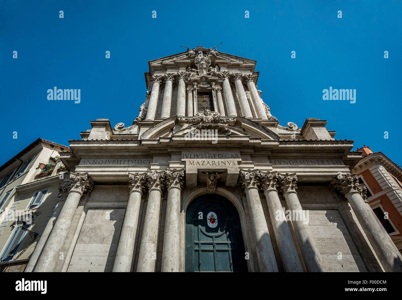 Extérieur de Santi Vincenzo e Anastasio un ou Trevi (saints 'Vincent et Anastase à la Trevi') Banque D'Images