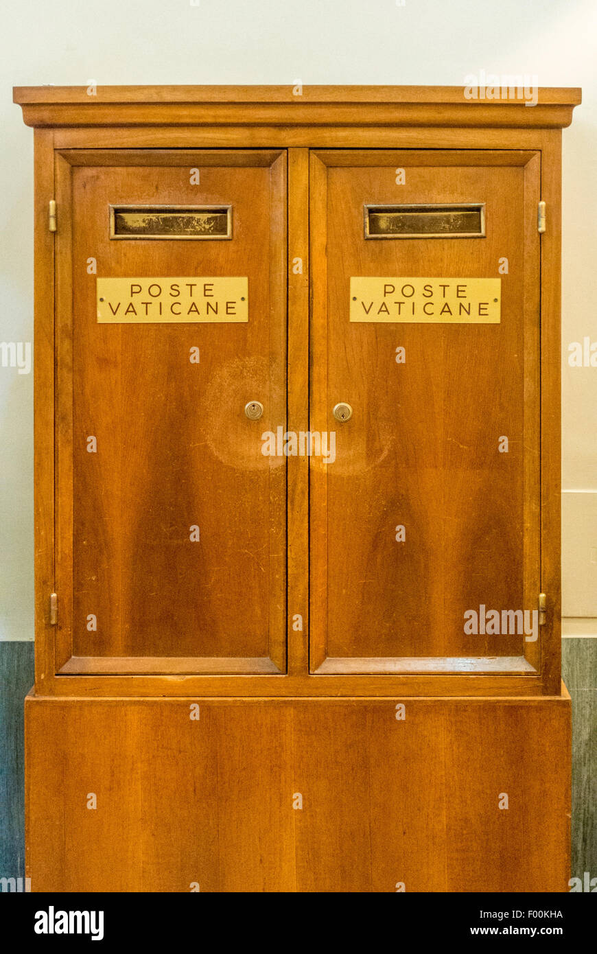 Boîtes aux lettres du Vatican. La cité du Vatican. Rome. L'Italie. Banque D'Images
