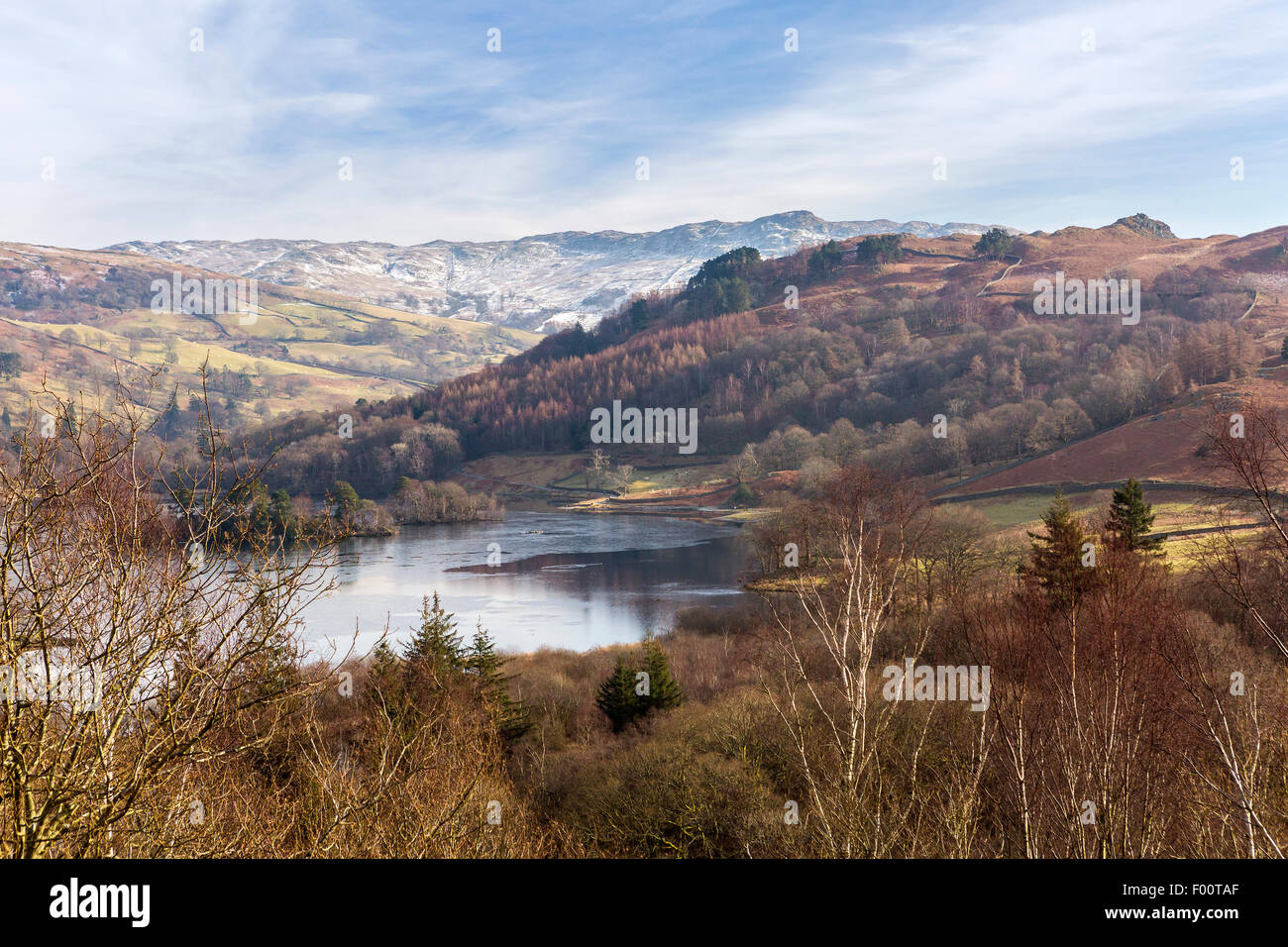 Une vue sur l'eau de mousse blanche Rydal, Commune du Parc National de Lake District, Cumbria, Angleterre, Royaume-Uni, Europe. Banque D'Images