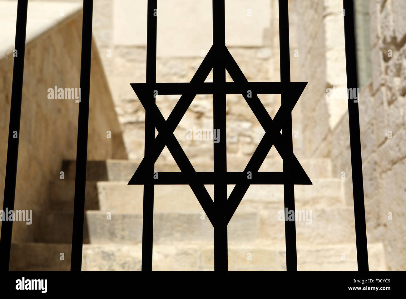 Une étoile de David sur la porte de la Sinagoga di Scola Nova synagogue à Trani, Italie. Le lieu de culte a été construit en 1244. Banque D'Images
