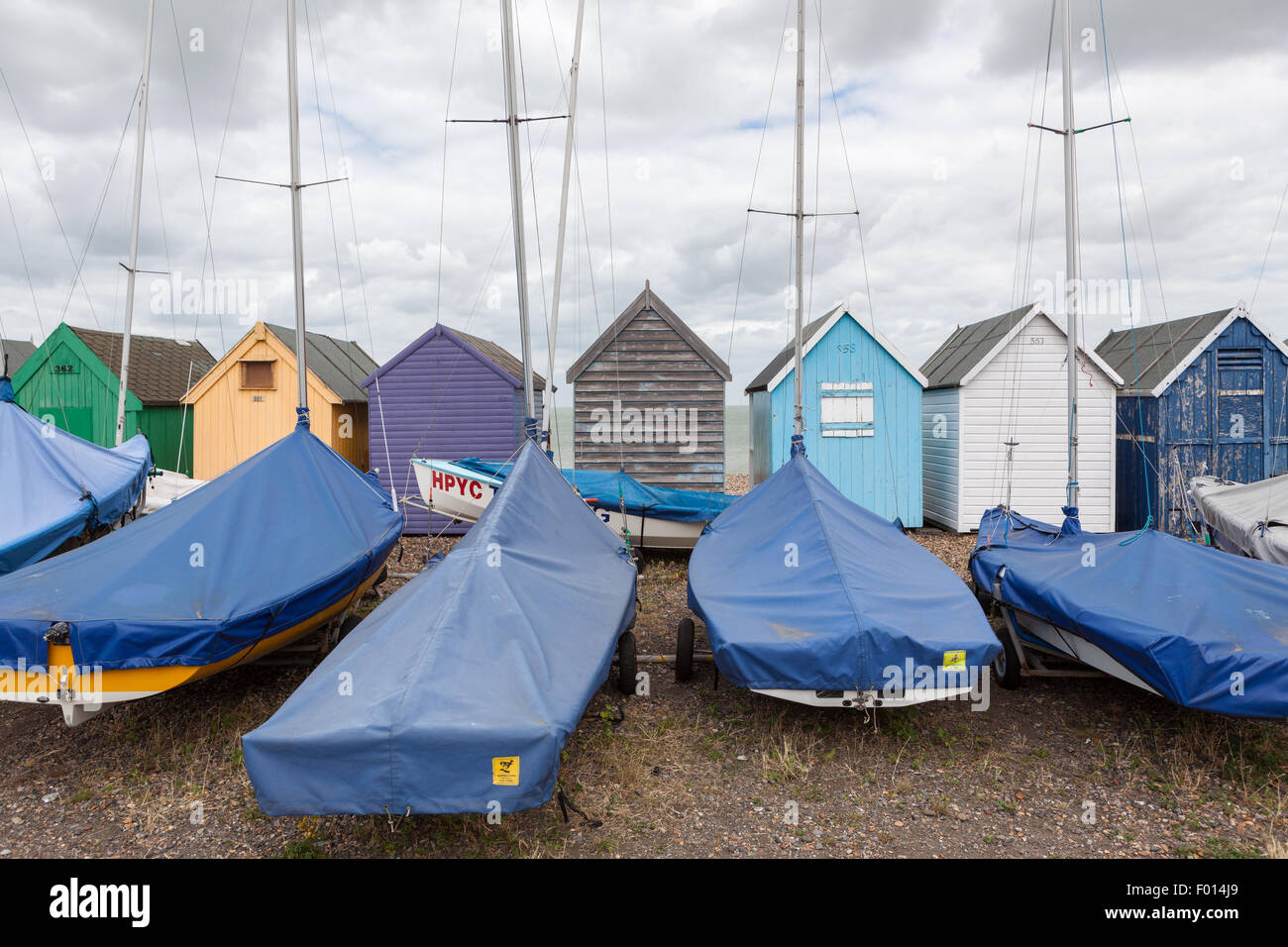 Les bateaux et les cabanes de plage de Whitstable, Kent, UK Banque D'Images