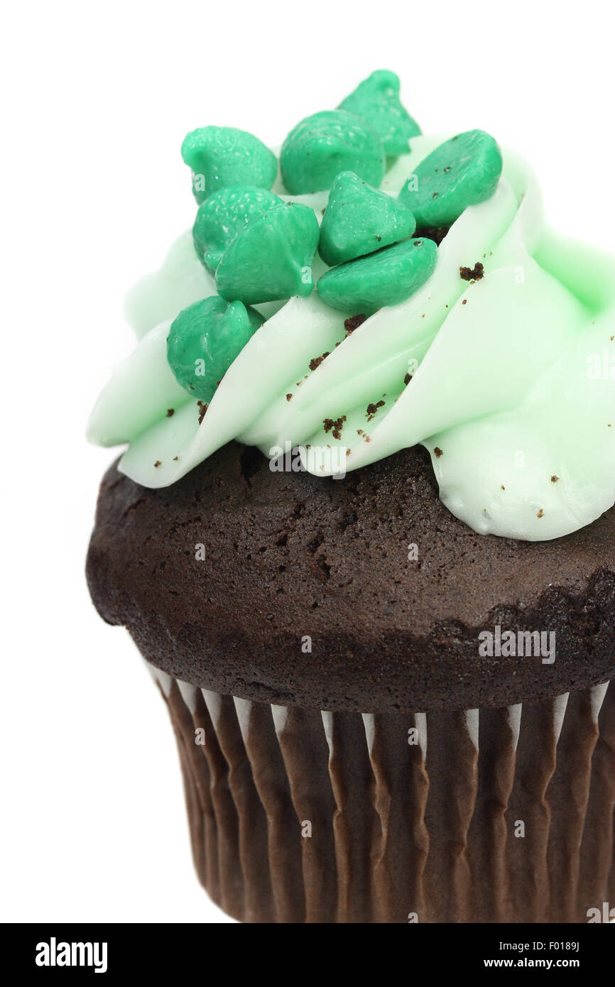 Close up of green cupcake sur fond blanc Banque D'Images