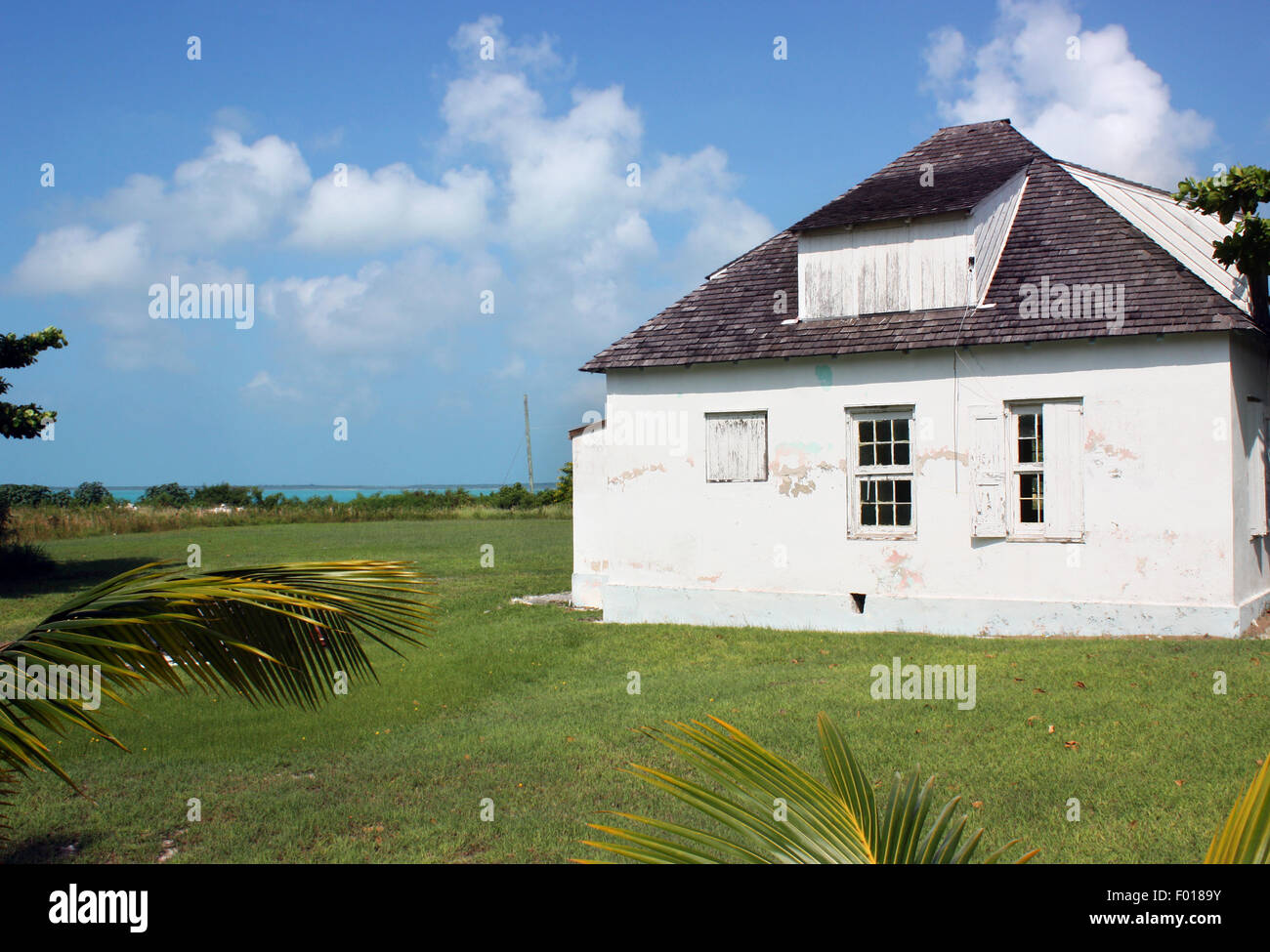 Vieille maison abandonnée sur la plage Banque D'Images