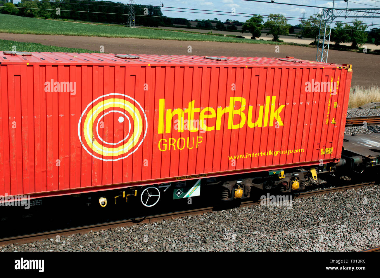 InterBulk récipient sur la West Coast Main Line train, Easenhall, Warwickshire, UK Banque D'Images
