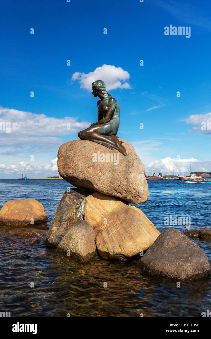 La Petite Sirène, sculpture, monument de Copenhague, le port de Copenhague, Copenhague, Danemark Banque D'Images