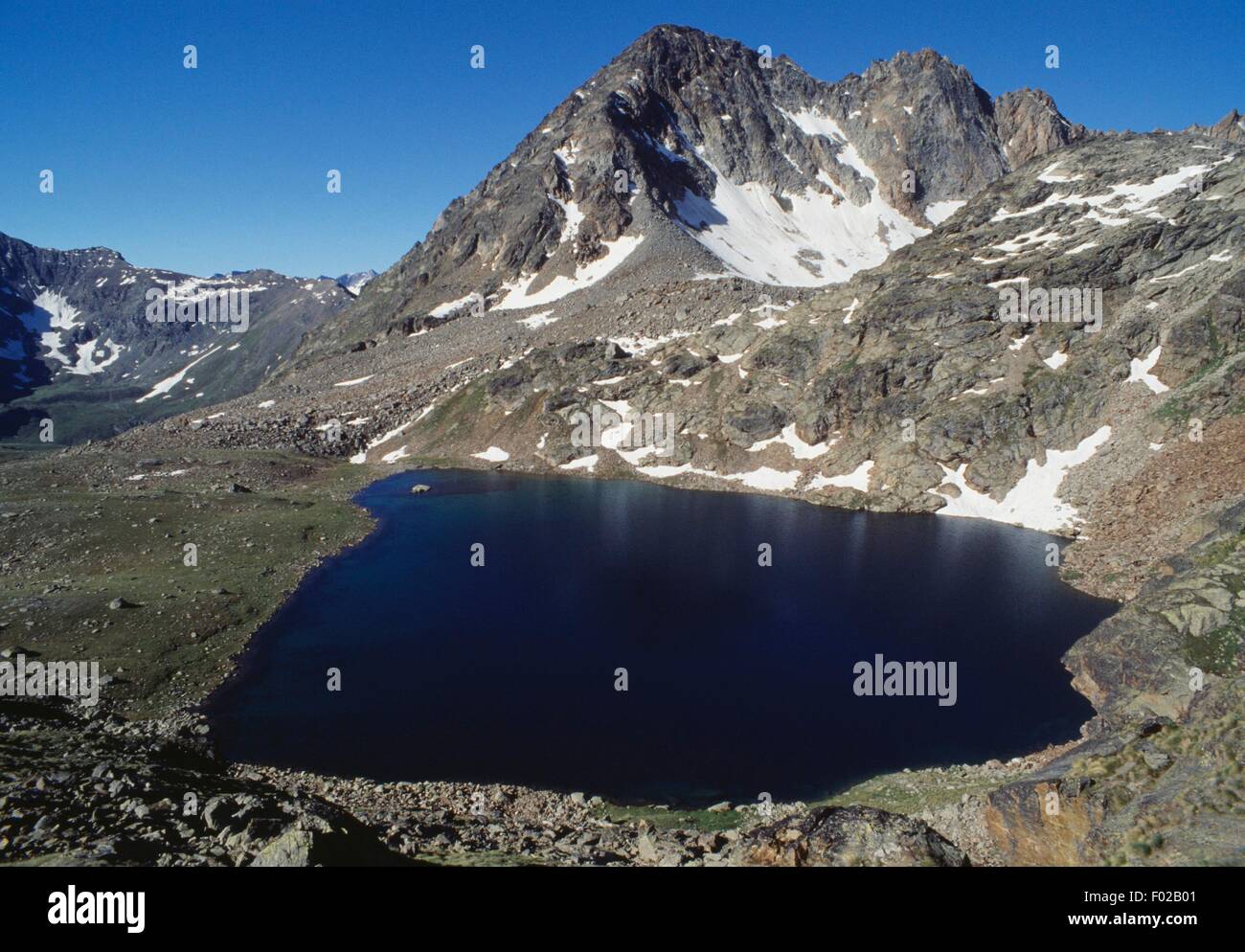 Lussert Lac médian, Val di Cogne, vallée d'aoste, Italie. Banque D'Images