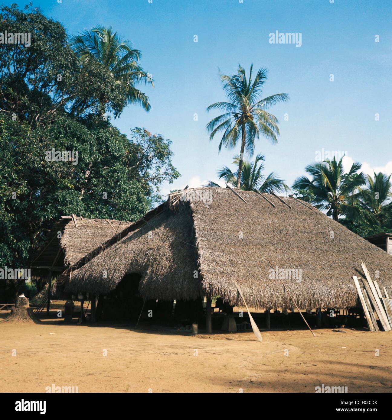Bigestone, village Wayana, Suriname. Banque D'Images