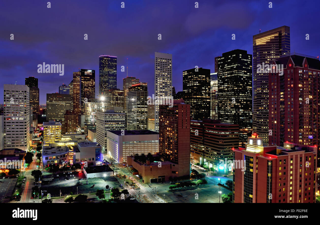 Au centre-ville de Houston, Texas, USA nuit Banque D'Images