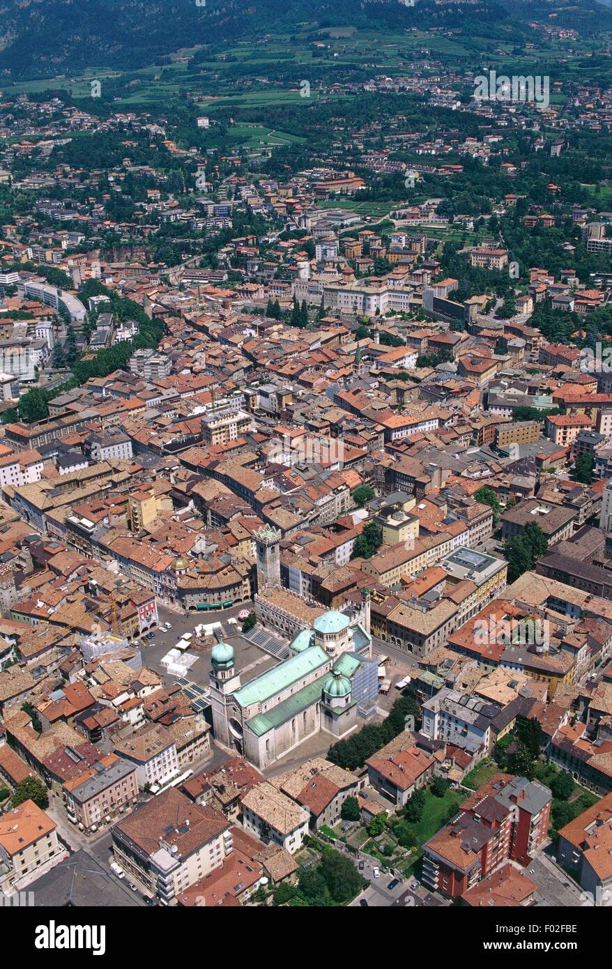 Vue aérienne de trente - Région du Trentin-Haut-Adige, Italie Banque D'Images