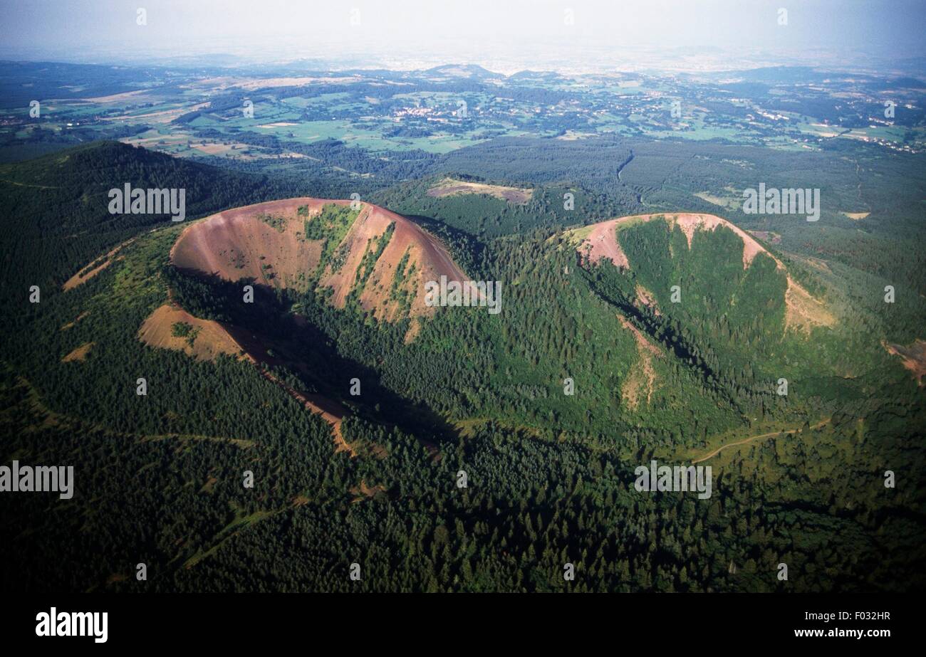 Puy de Lassolas Et Puy de la Vache Vieux Volcans Effusives Cha ne Des Puy de Lassolas Et Puy de la Vache Vieux Volcans Effusives Cha ne Des