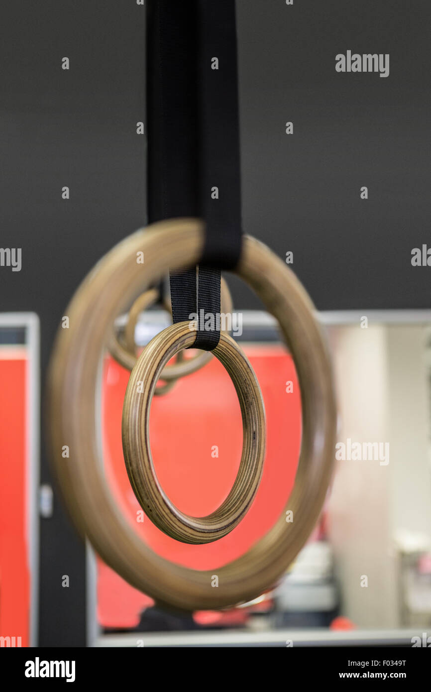 Vue rapprochée d'anneaux de gymnastique Banque D'Images