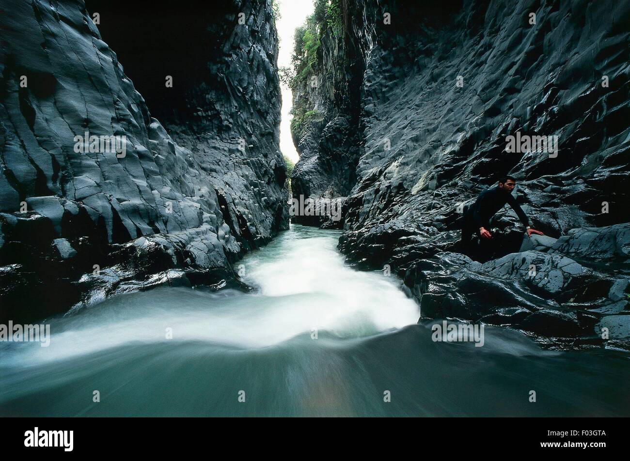 Italie - Sicile - le Parc Fluvial de Alkantara - Alkantara gorges. Banque D'Images