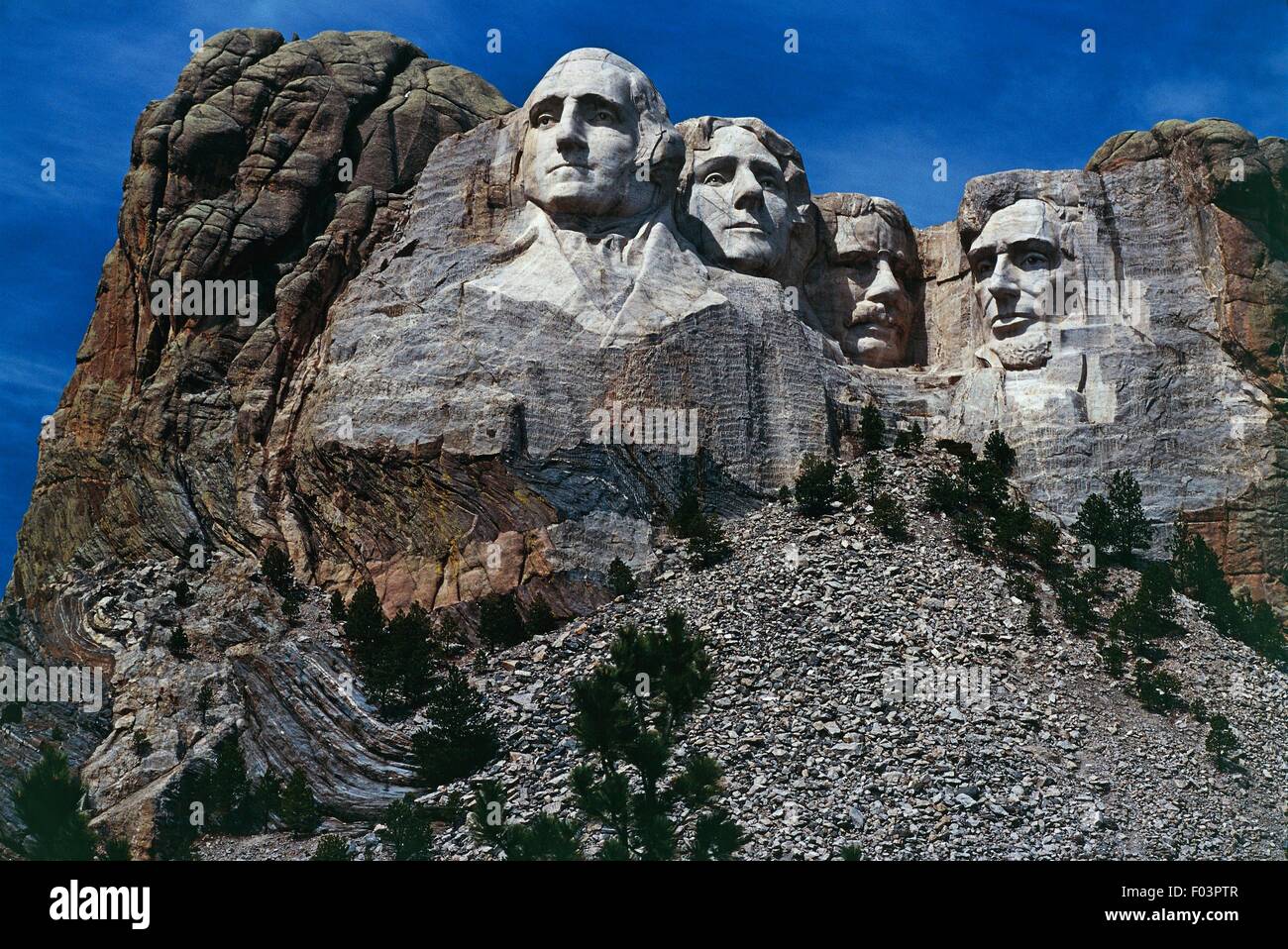 Les sculptures sculptées représentant les visages de présidents des États-Unis George Washington (1732-1799) et Thomas Jefferson (1743-1826), monument national, le Mont Rushmore, South Dakota, United States of America. Banque D'Images