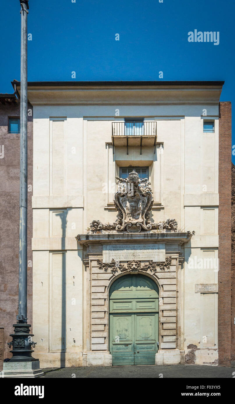 L'extérieur de la basilique de Santa Maria degli Angeli e dei Martiri.construit dans le frigidarium des thermes de Dioclétien. Rome, il Banque D'Images L'extérieur de la basilique de Santa Maria degli Angeli e dei Martiri.construit dans le frigidarium des thermes de Dioclétien. Rome, il Banque D'Images