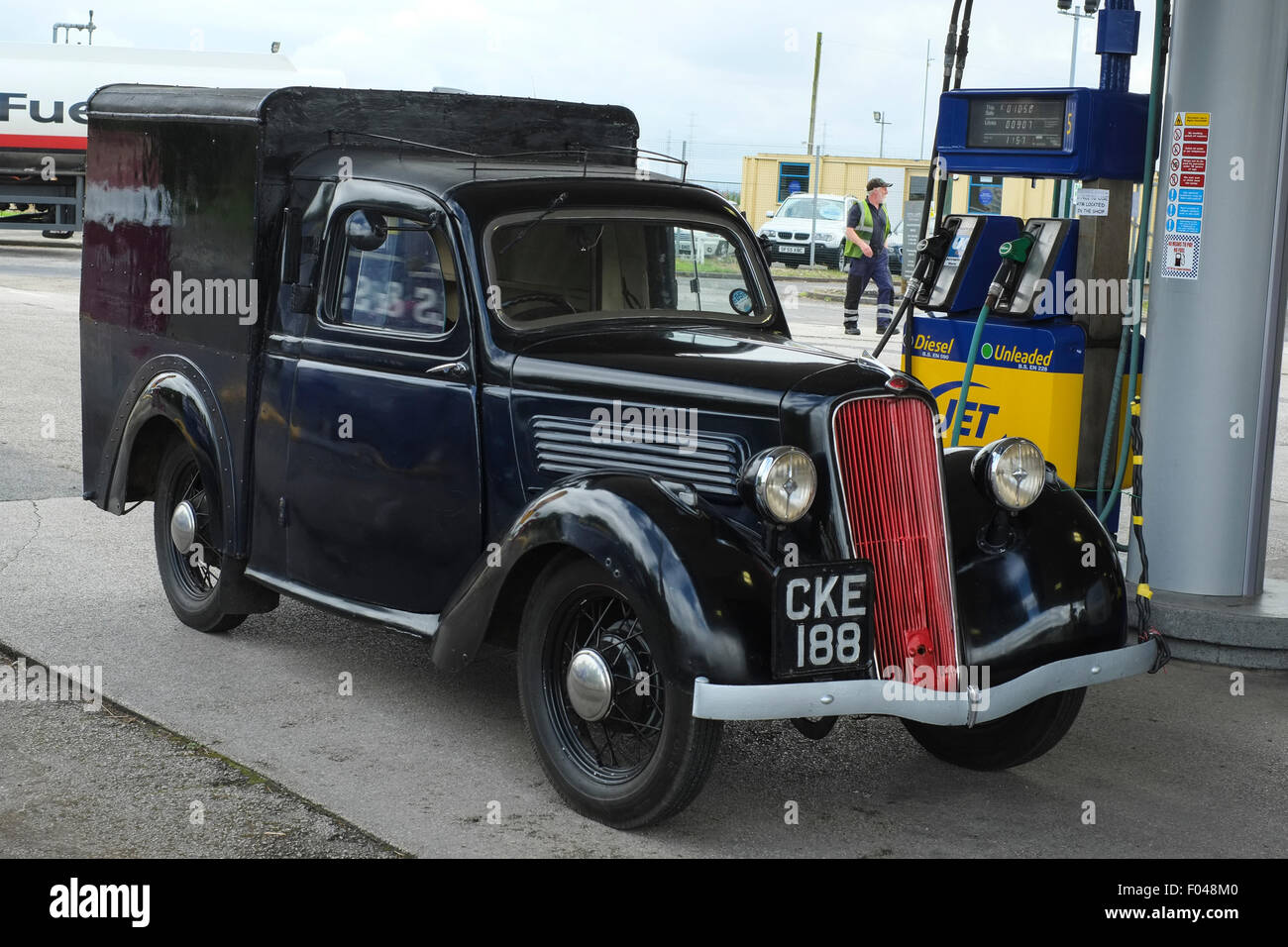 Preston, Royaume-Uni. 6 août 2015. Les prix du carburant diesel récemment descendu en dessous du prix moyen de l'essence sans plomb pour la première fois depuis plus de 10 ans. Dans le Lancashire les automobilistes paient £115.7p pour un litre d'essence sans plomb et 114,7 € seulement pour le diesel. Crédit : Paul Melling/Alamy Live News Banque D'Images