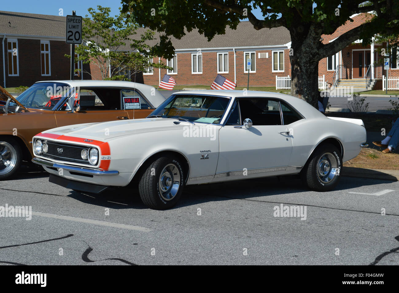 Une Chevrolet Camaro 1967 Super Sport à l'échelon local car show. Banque D'Images
