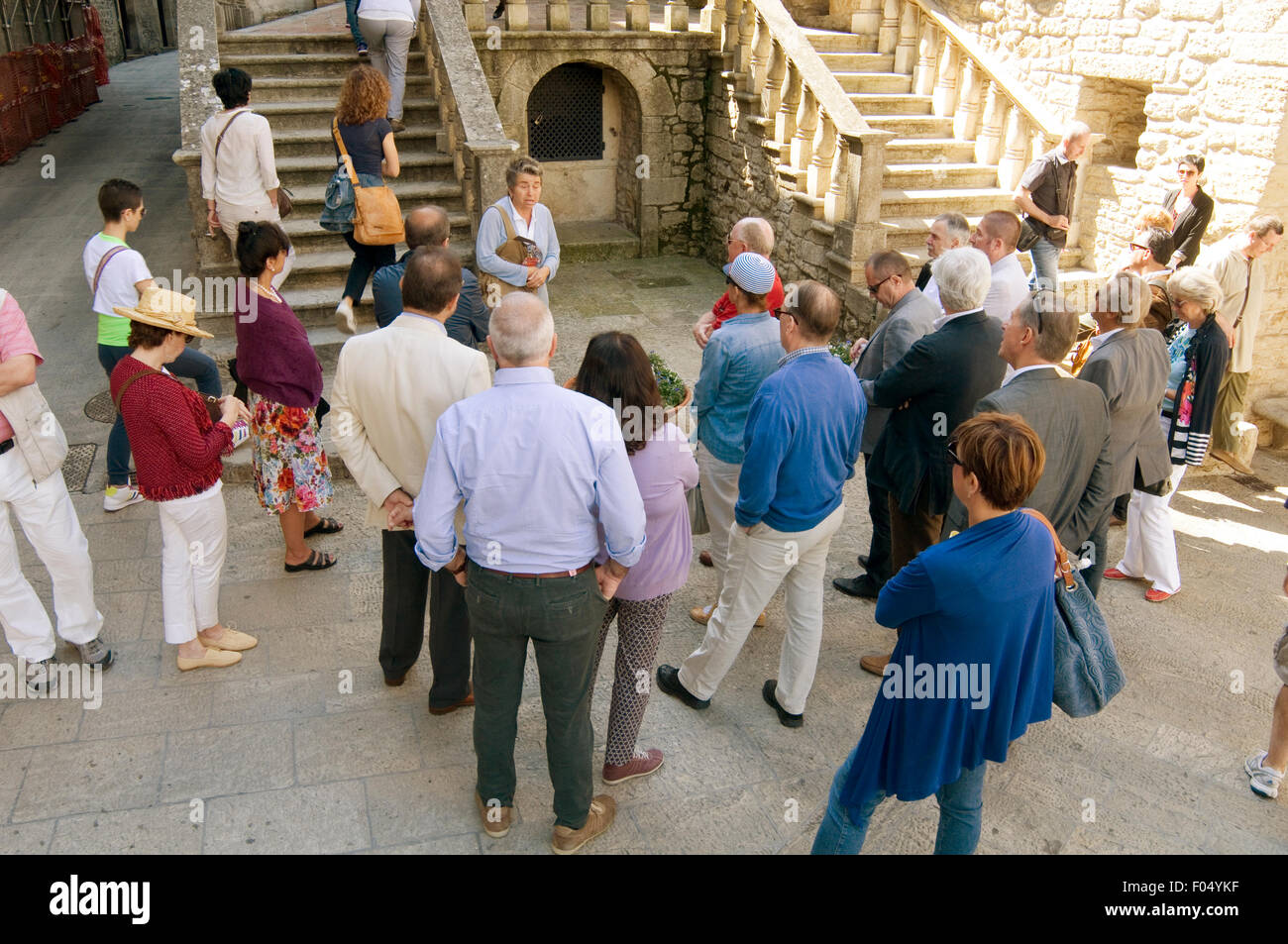 Guides guide touristique voyages tourguide tourguides escorté excursion vacancier vacanciers locations de vacances san marin Banque D'Images