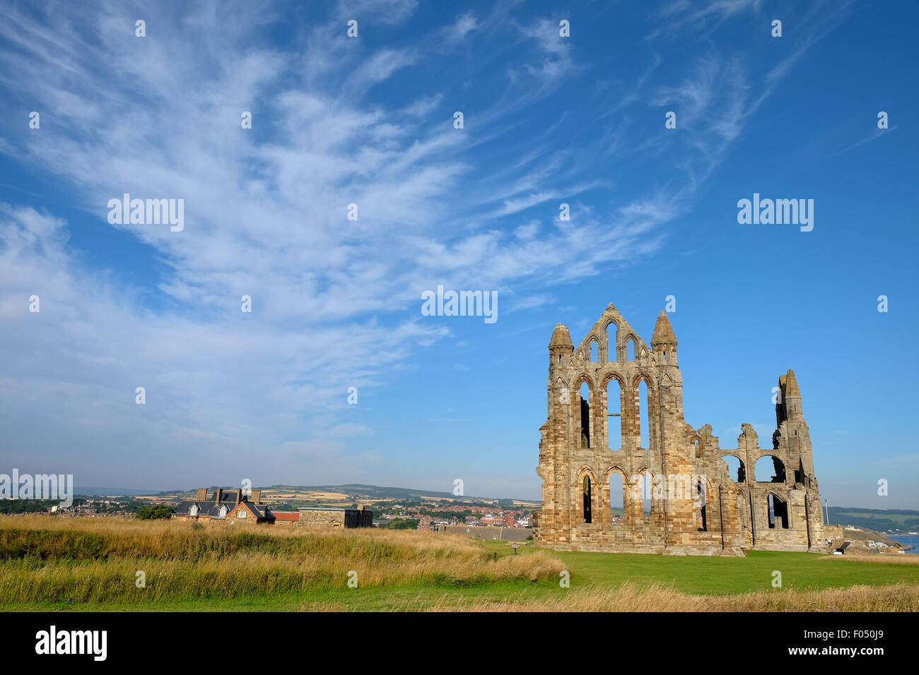 L'Abbaye de Whitby dans la lumière du matin, Yorkshire UK Banque D'Images