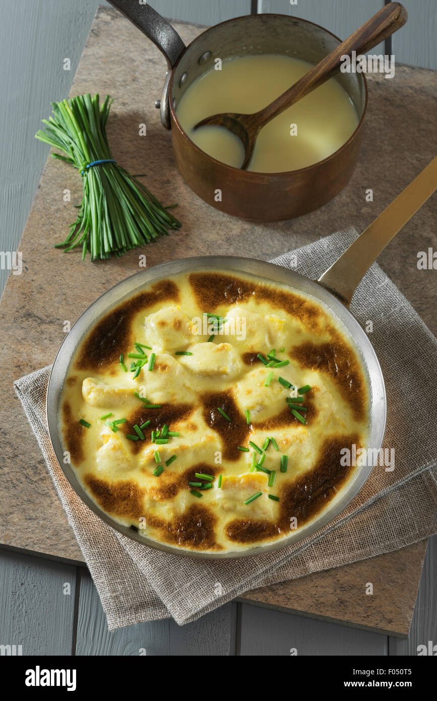 Arnold Bennett omelette avec du haddock fumé. Banque D'Images