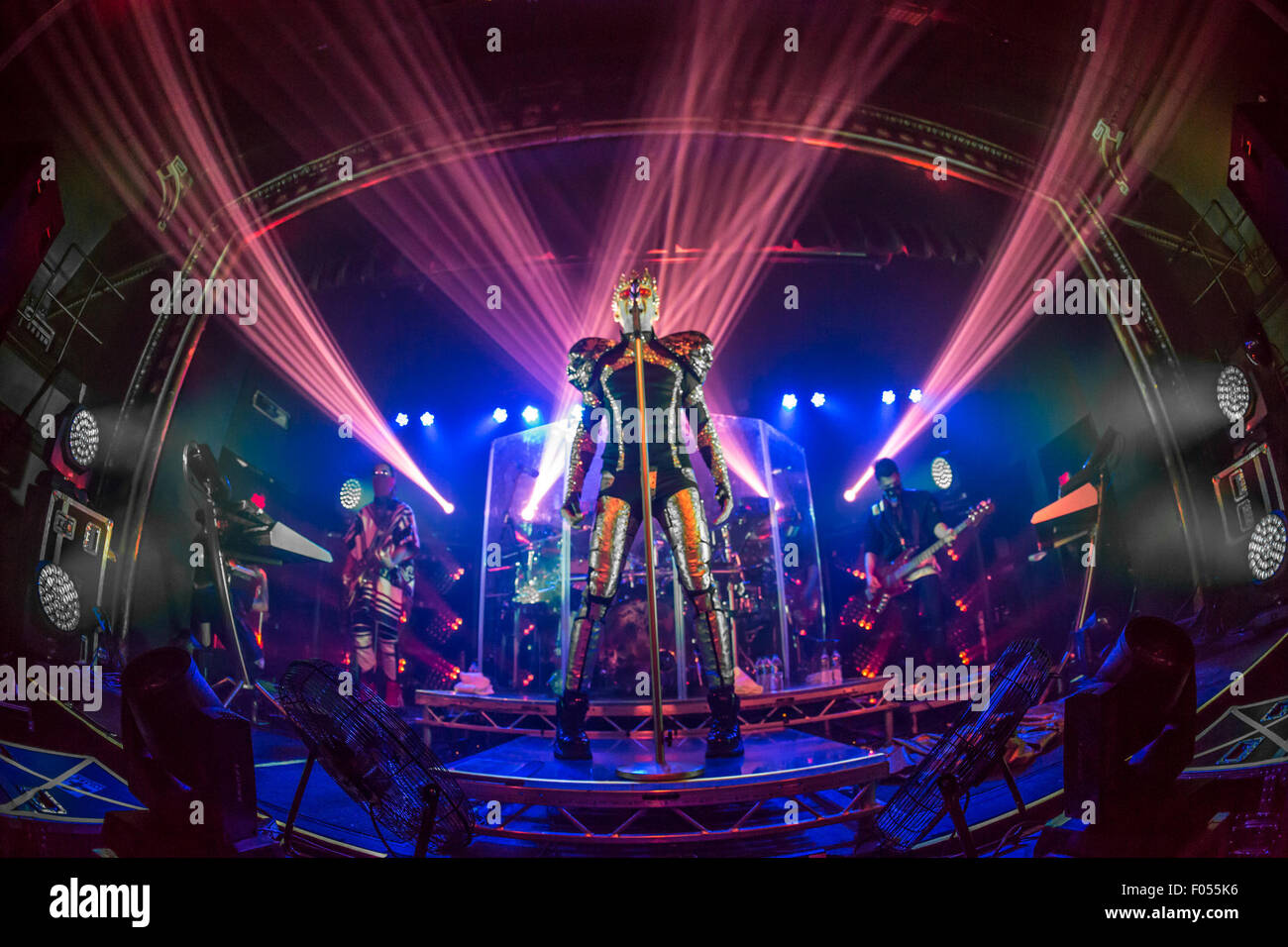 Detroit, Michigan, USA. 6e août, 2015. BILL KAULITZ de Tokio Hotel sur la scène le sentir tous les World Tour 2015 : Partie 2 l'expérience du Club Amérique du Nord à Saint Andrews Hall à Detroit. Crédit : Marc Nader/ZUMA/Alamy Fil Live News Banque D'Images