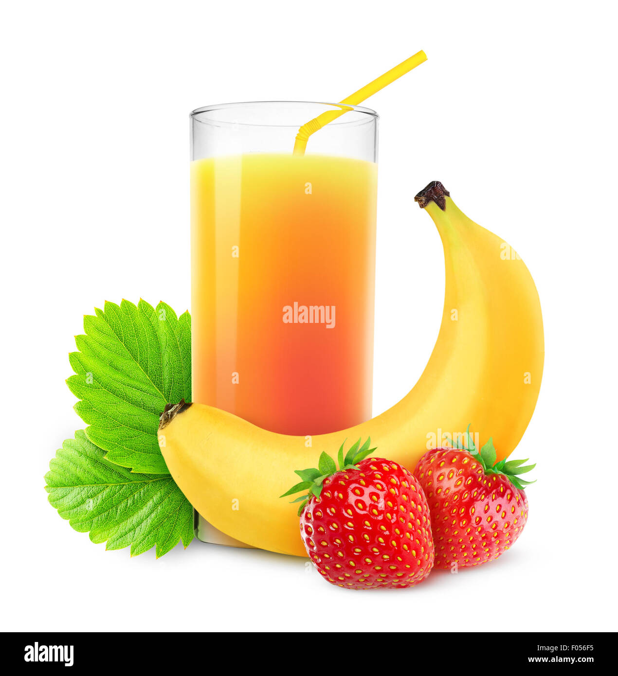 La fraise et banane cocktail isolated on white Banque D'Images