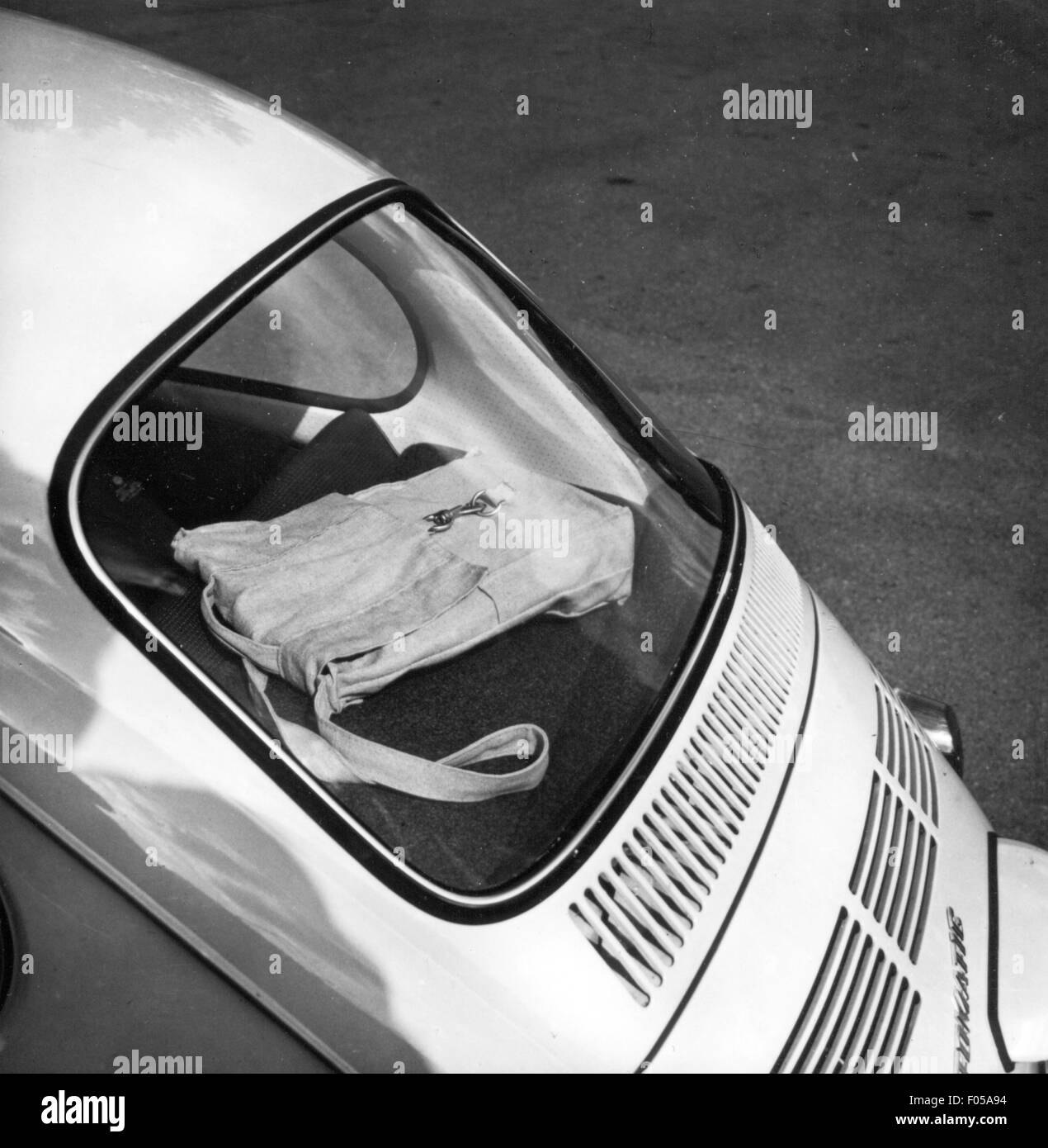 Transport / transport, voiture, variantes de véhicule, Volkswagen, VW scarabée, lunette arrière et étagère, 1972, droits supplémentaires-Clearences-non disponible Banque D'Images Transport / transport, voiture, variantes de véhicule, Volkswagen, VW scarabée, lunette arrière et étagère, 1972, droits supplémentaires-Clearences-non disponible Banque D'Images