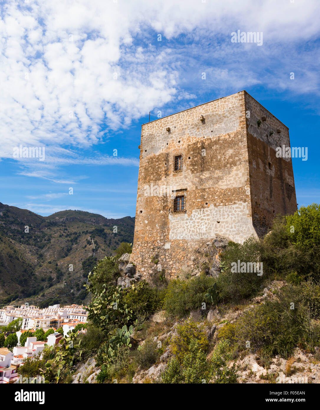 Velez de Benaudalla, Province de Grenade, Andalousie, Espagne du sud. Castillo de los Ulloa. Château d'Ulloa. Recherche locale à penser Banque D'Images