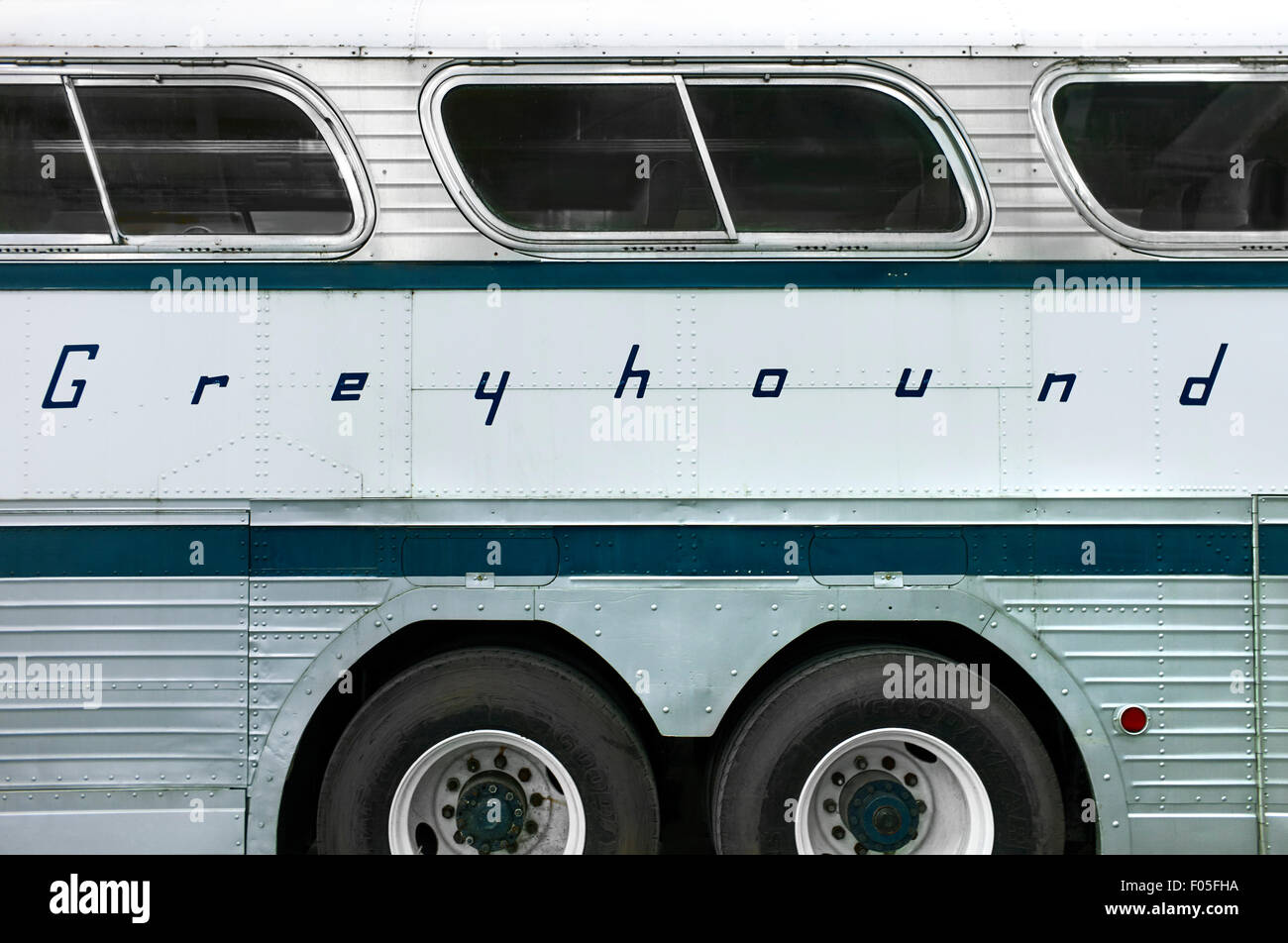 Bus Greyhound historique avec logo sur le côté Banque D'Images