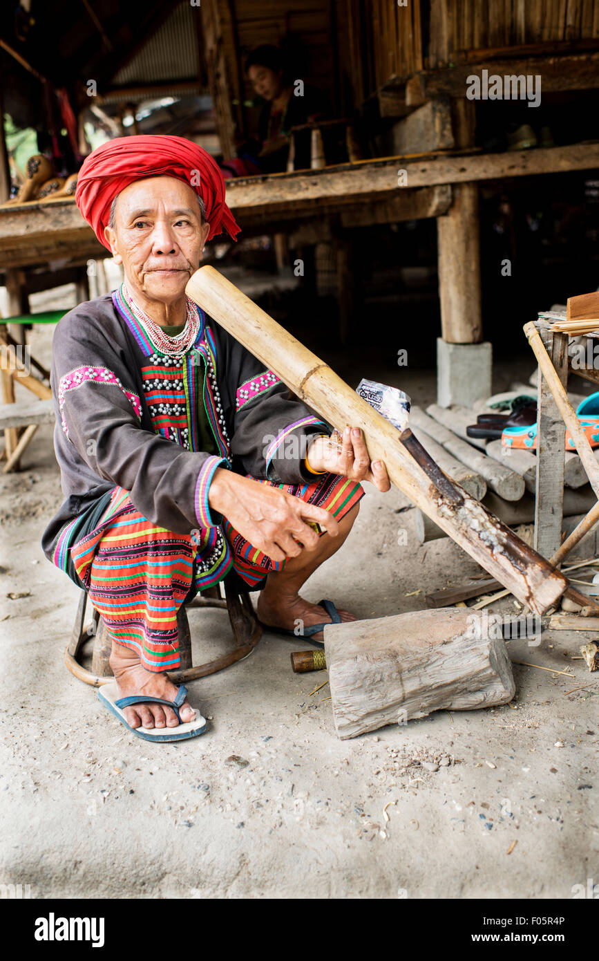 La tribu Lahu homme dans un village de Chiang Mai, Thaïlande, Asie. Banque D'Images