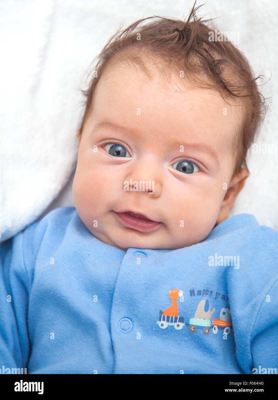 Portrait D Un Bebe De 2 Mois Habille De Bleu Sur Fond Blanc Perdu Blanket Photo Stock Alamy Portrait D Un Bebe De 2 Mois Habille De Bleu Sur Fond Blanc Perdu Blanket Photo Stock Alamy