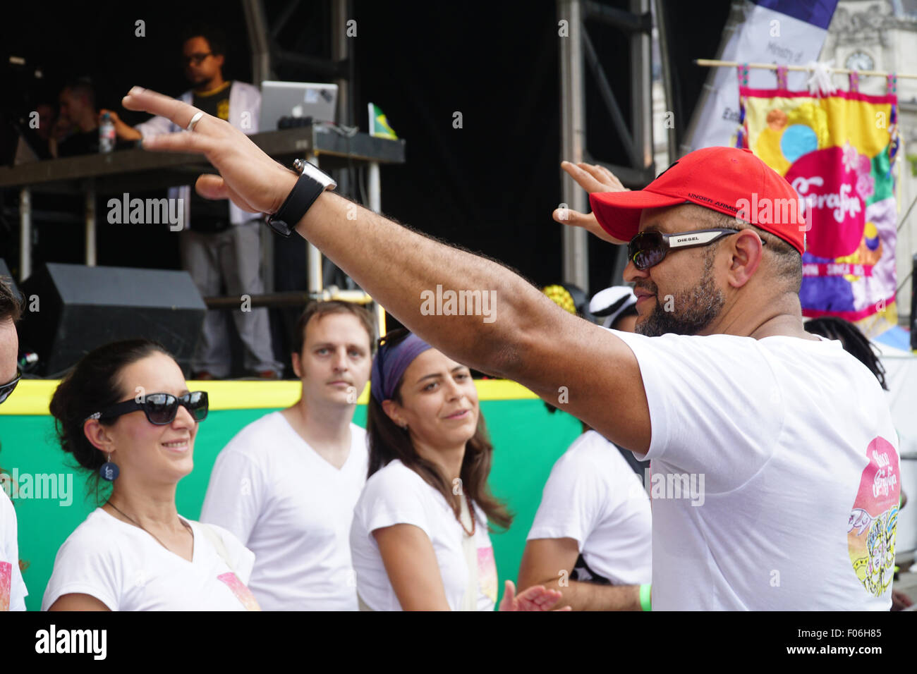 Londres, Royaume-Uni. 8 Août, 2015. Aloisio Menezes Serafina effectue au Brésil Jour événement célèbre un an de Rio 2016 à Trafalgar Square, Londres. Credit : Voir Li/Alamy Live News Banque D'Images