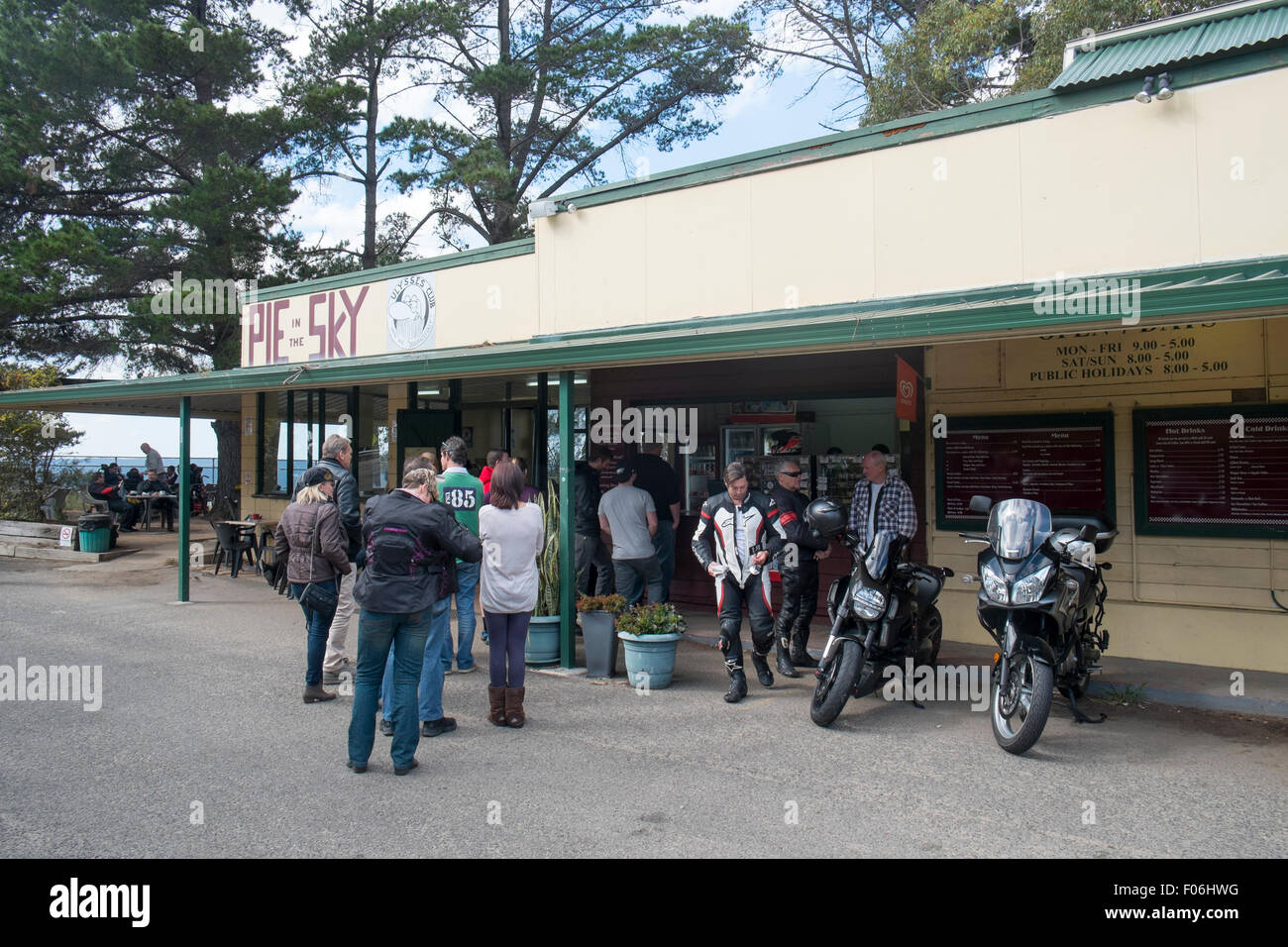 Tarte dans le Sky moto club café sur l'ancienne autoroute du pacifique, Cowan, nouvelle galles du Sud, australie. Point de rencontre populaire pour les motocyclistes Banque D'Images