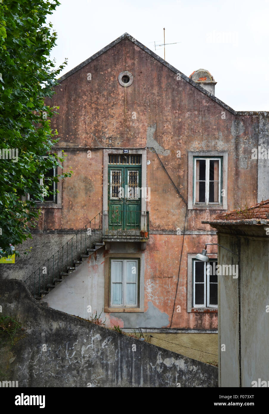 Ancienne grande maison abandonnée à Sintra Banque D'Images