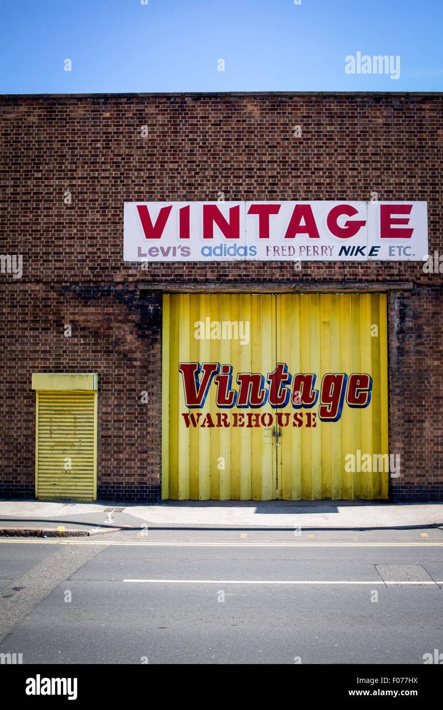 Vêtements vintage warehouse Banque D'Images