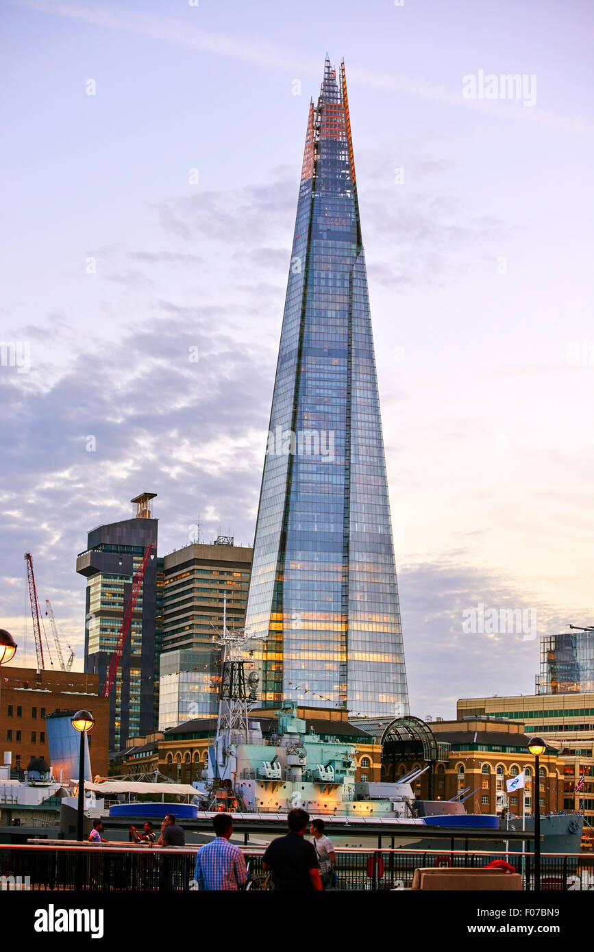 Le Shard également connu sous le nom de London Bridge Tower est un gratte-ciel à usage mixte de 72 étages situé sur la tamise Southwark Banque D'Images