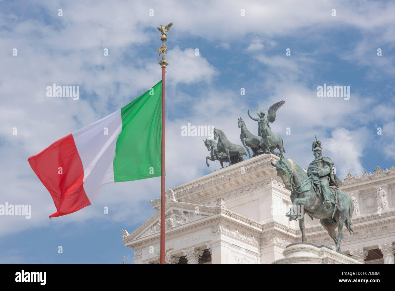 Monument Vittorio Emanuele, vue sur les statues de Vittorio Emanuele ii et victoire sur un quadriga situé dans le centre historique de Rome, Italie. Banque D'Images