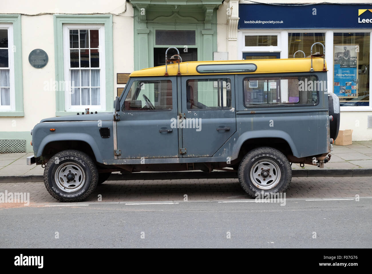 Empattement long Land Rover 4X4 à quatre portes photographiées à Brecon au Pays de Galles Banque D'Images
