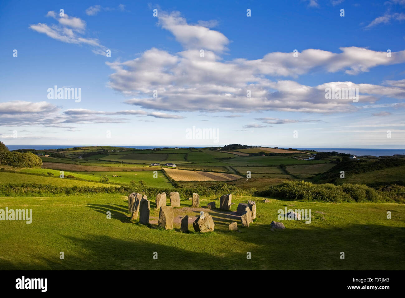 Recumbent (Drombeg Stone Circle), 1100 - 800 avant J.-C., également connu sous le nom de l'autel druidique, près de Glandore, comté de Cork, Irlande Banque D'Images