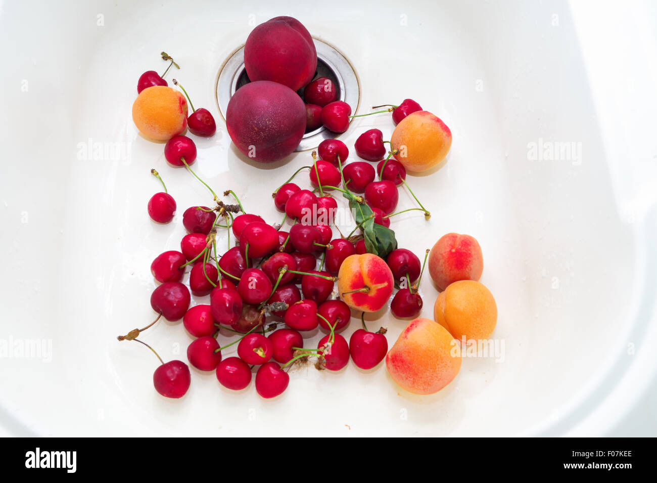 Fruits italien frais, fruits d'été, shoot pris sur le studio, l'objet isolé Banque D'Images