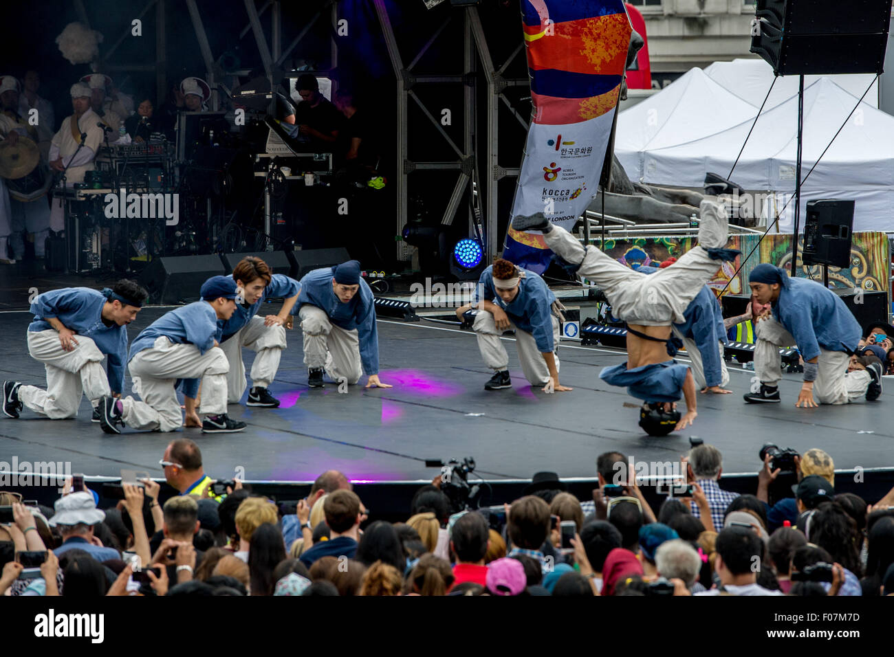 Londres, Royaume-Uni. 09 août, 2015. L'équipage de Jinjo sur scène à Londres le festival coréen 2015. Banque D'Images