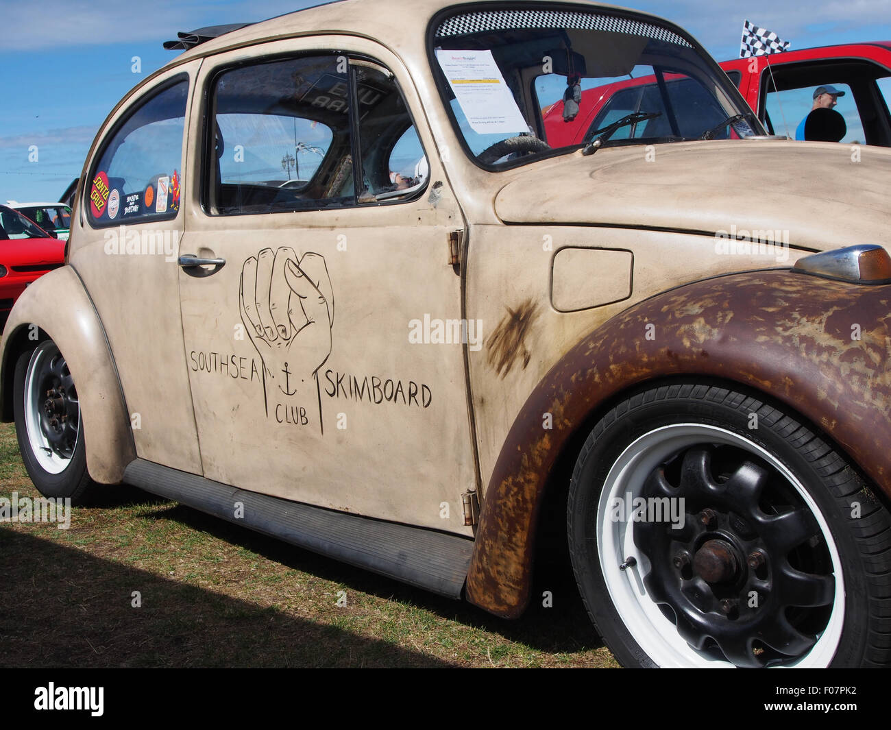 Un style RAT Beatle VW appartenant au club Skimboard Southsea Banque D'Images