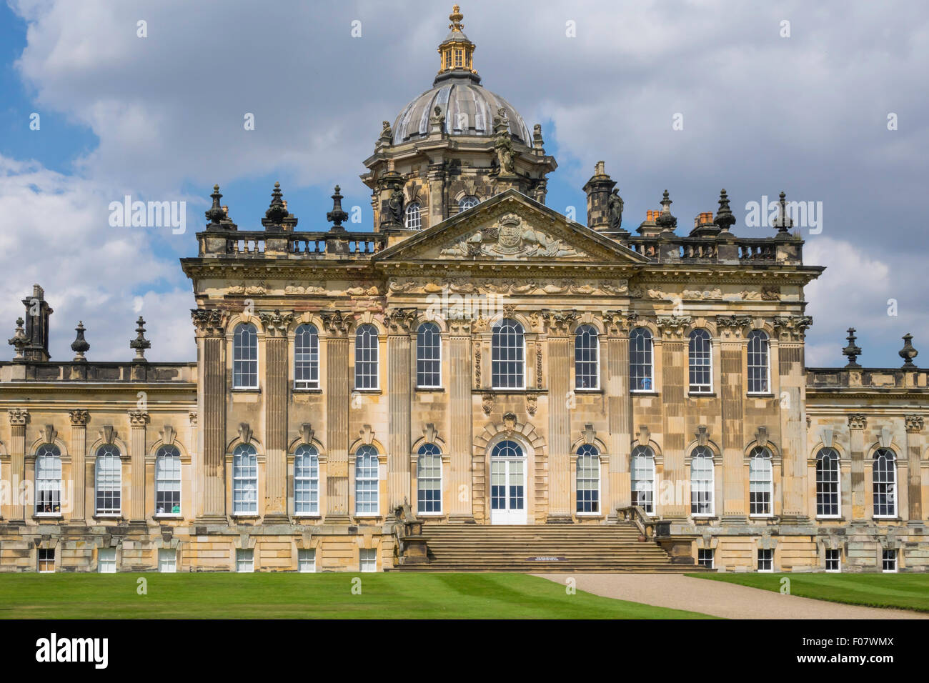 L'aspect de Castle Howard, maison seigneuriale de Simon Howard, comte de 'Carlisle', près de Malton, North Yorkshire, UK Banque D'Images