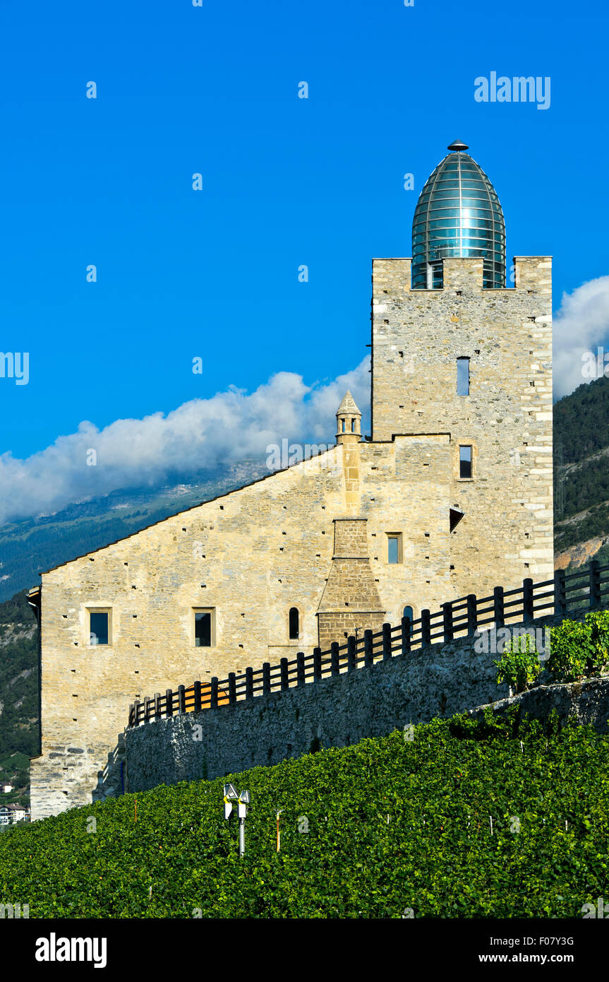 Château de l'évêque leuk avec coupole en verre par Mario Botta, Loèche, Valais, Suisse Banque D'Images