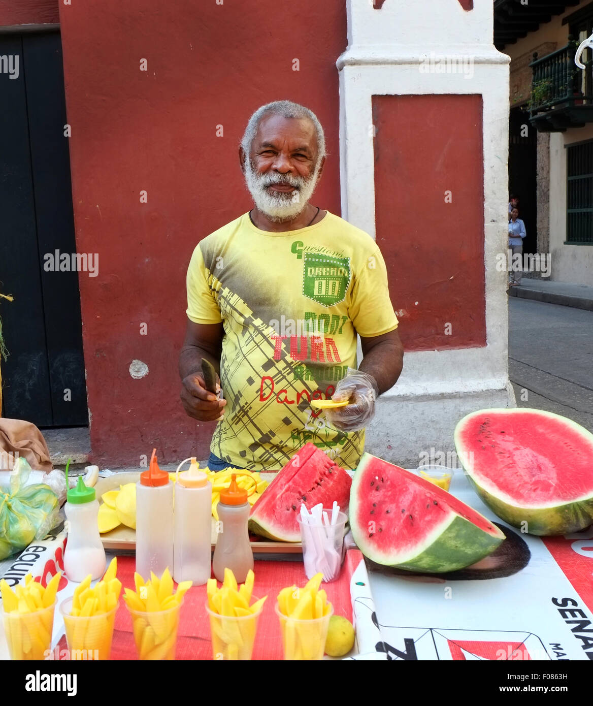 Vendeur de fruits tropicaux des Caraïbes, CARTAGENA, COLOMBIE, Banque D'Images