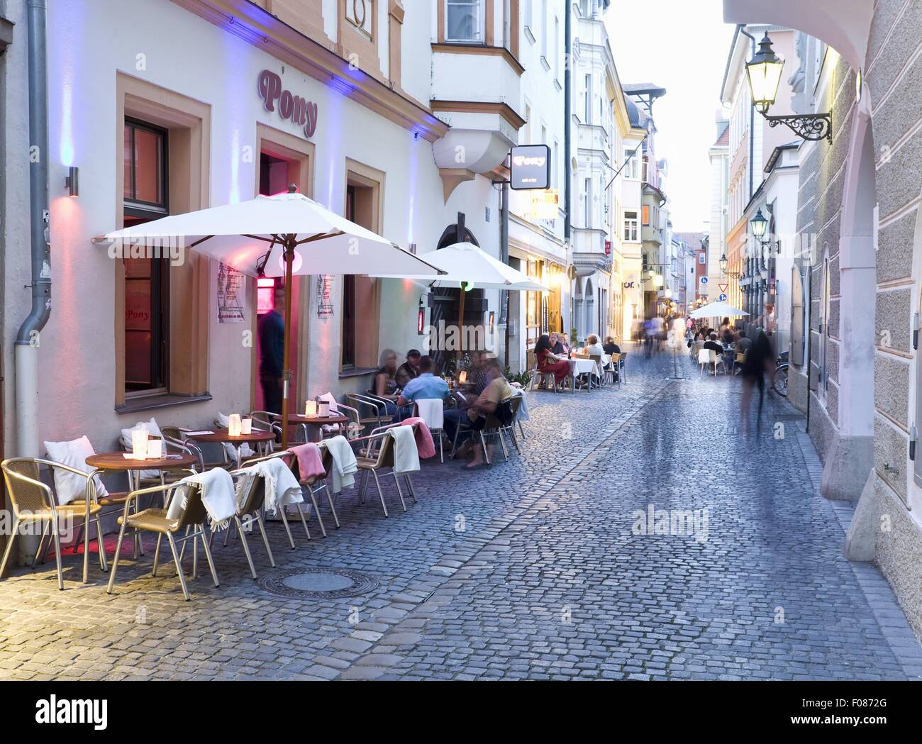 Bar à cocktails Pony dans la rue livre à Regensburg, Allemagne Banque D'Images