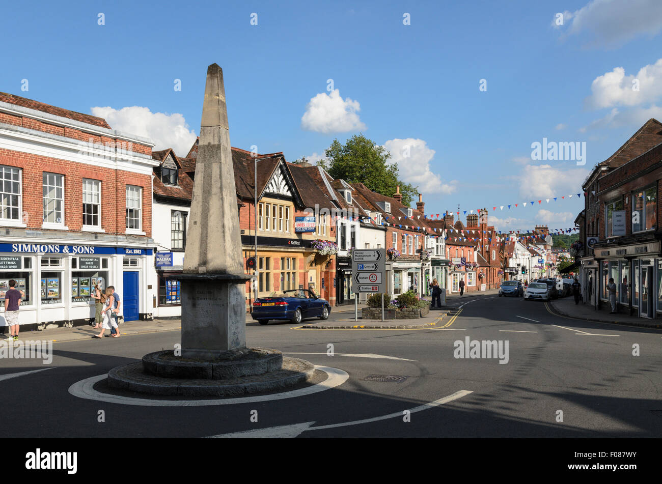 La High Street, West Wycombe, Buckinghamshire, Angleterre, Royaume-Uni. Banque D'Images