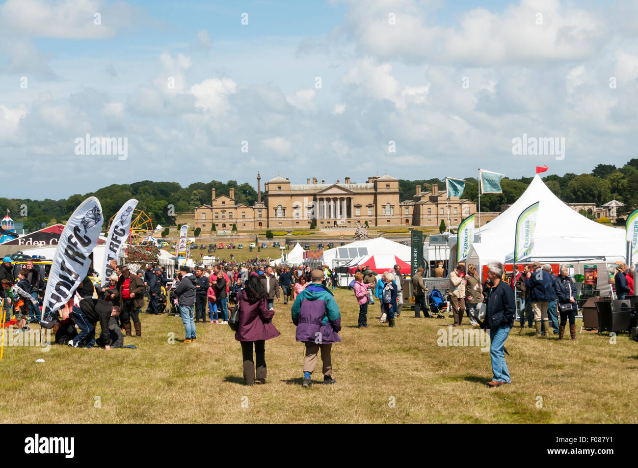 Les visiteurs de Holkham Country Fair tenue à Holkham Hall, Norfolk. Banque D'Images